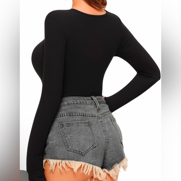 Cut out Long sleeve Top - Picture 5 of 9